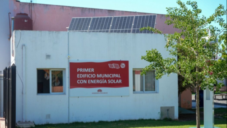 En Chacabuco se puso en marcha el primer edificio municipal con energía solar