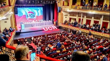 Convención Nacional de la UCR en contra "de la forma y el fondo" de la Ley "Bases"