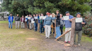 Un municipio bonaerense realizó un curso de alambradores para sus vecinos