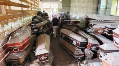Encuentran 500 ataúdes abandonados y 200 bolsas con restos humanos en el cementerio platense